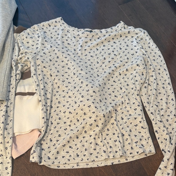 Various women’s tops - Picture 7 of 14